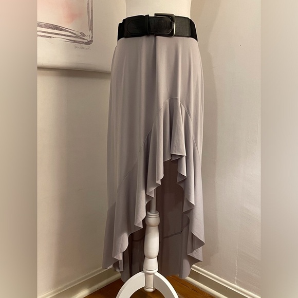 Venus Skirt High-Low with Attached Belt Size M Gray. - Picture 3 of 16
